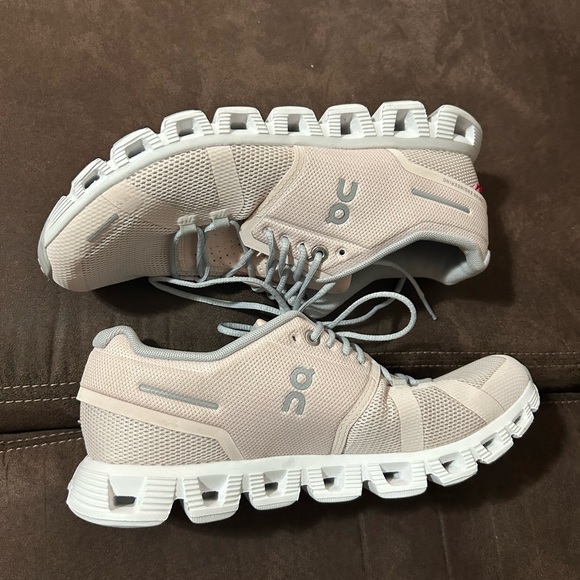 On Cloud 5, Women’s Pink/White, Size 8 - Picture 2 of 5